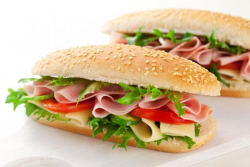 Сэндвич с ветчиной Catering4you, агрегатор кейтеринг-услуг