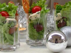 (Фуршет) Салат с виноградом и сыром Catering4you, агрегатор кейтеринг-услуг