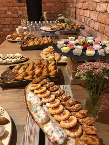 Фуршет на 110 персон с обслуживанием Catering4you, агрегатор кейтеринг-услуг