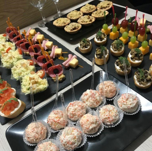 Фуршет на открытие на 200 персон Catering4you, агрегатор кейтеринг-услуг