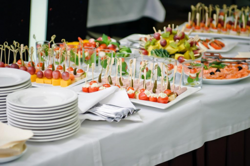 Сытный фуршет на 90 персон Catering4you, агрегатор кейтеринг-услуг